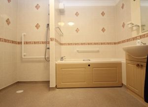 Photo 9- click for photo gallery